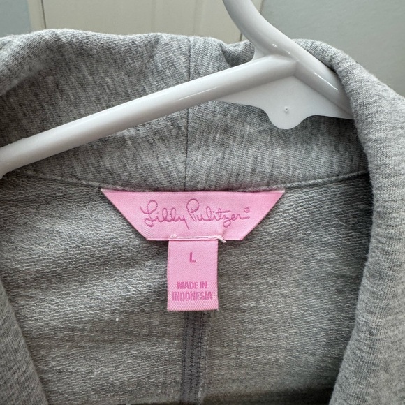 Lilly Pulitzer sweater.  Grey women’s large - Picture 3 of 3